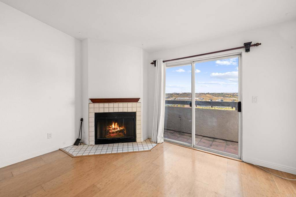 San Diego, CA 92116,4792 Arizona ST #311