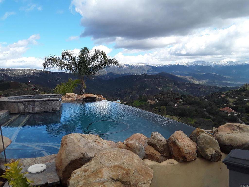 Fallbrook, CA 92028,944 Rainbow Crest RD