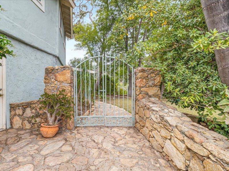 Fallbrook, CA 92028,10071 Gomez Creek RD