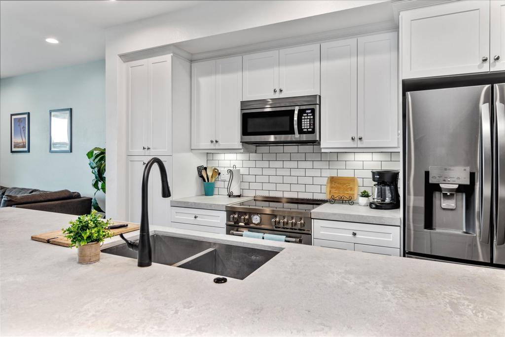 Oceanside, CA 92054,1121 Makena Way