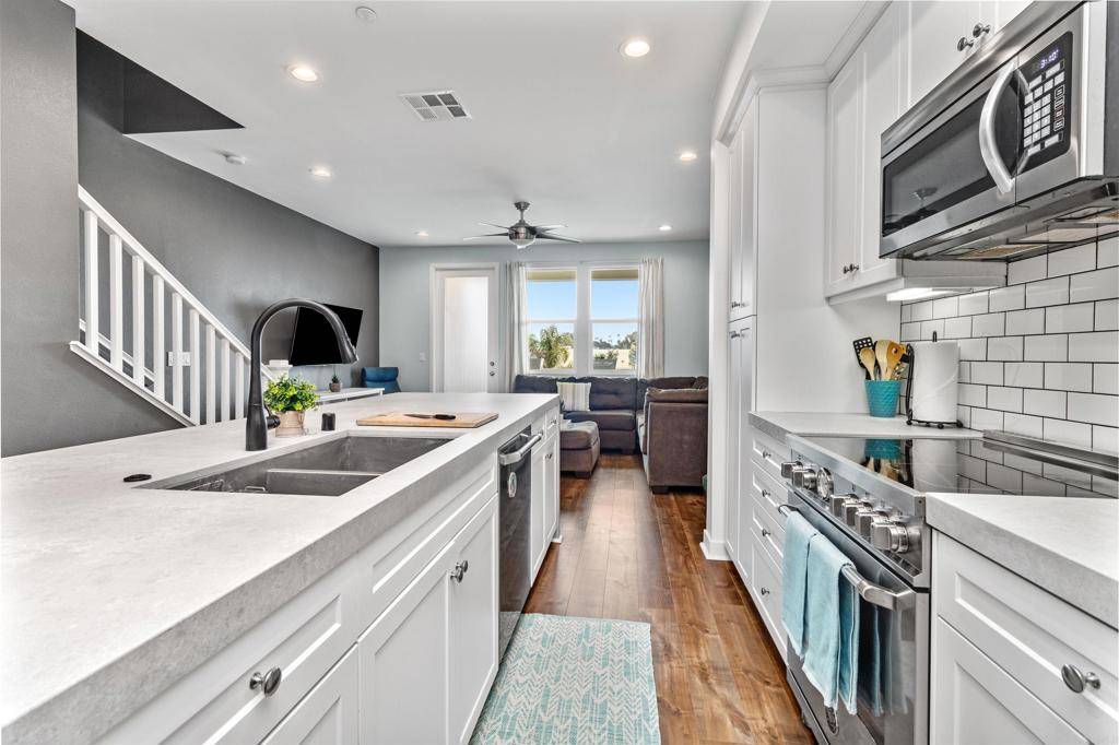 Oceanside, CA 92054,1121 Makena Way