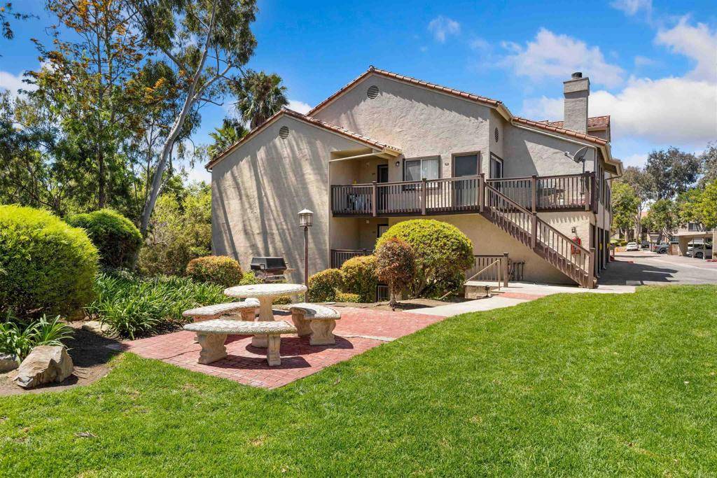 Carlsbad, CA 92009,3527 Caminito Sierra #202