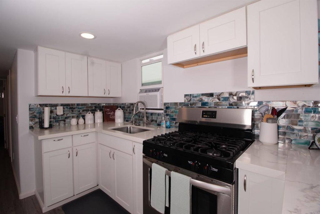 Oceanside, CA 92054,1046 S Cleveland ST #16