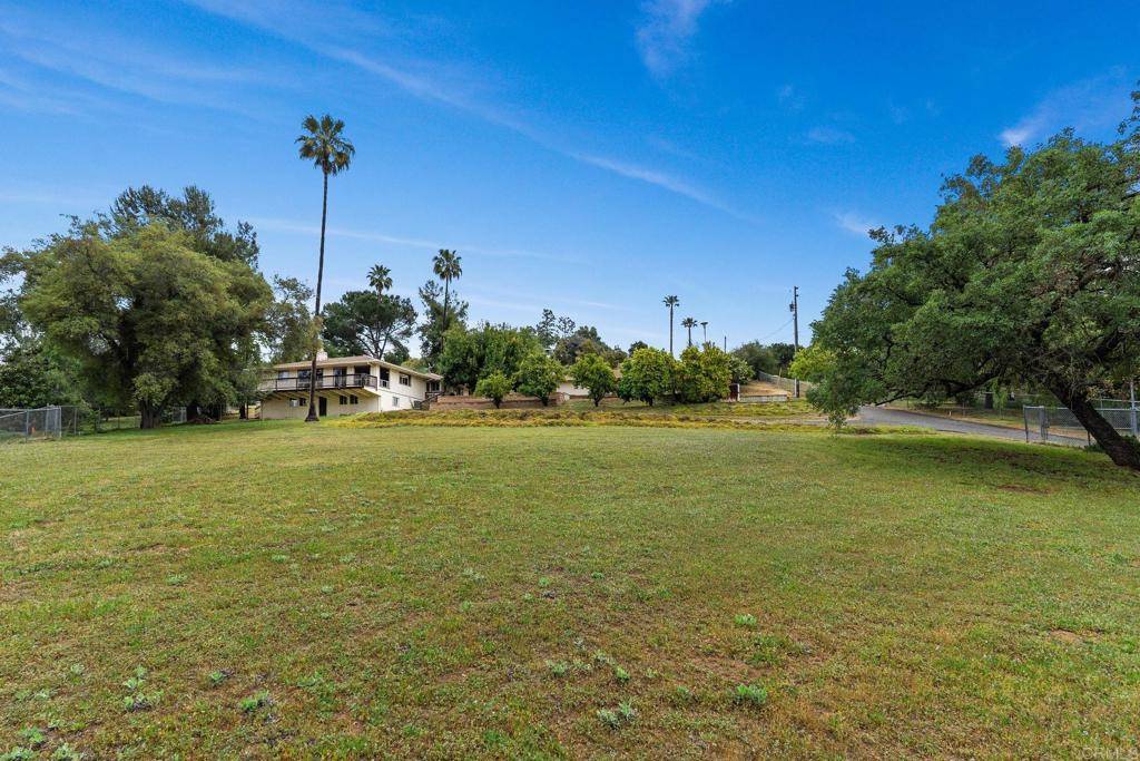 Valley Center, CA 92082,27229 Oakmont