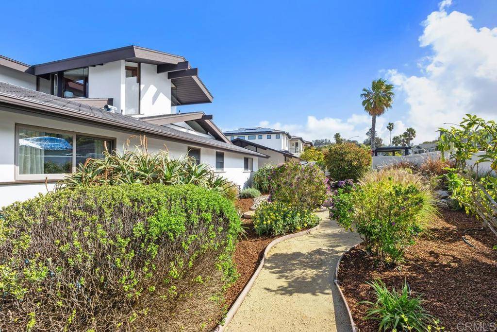 La Jolla, CA 92037,1230 Nautilus Street