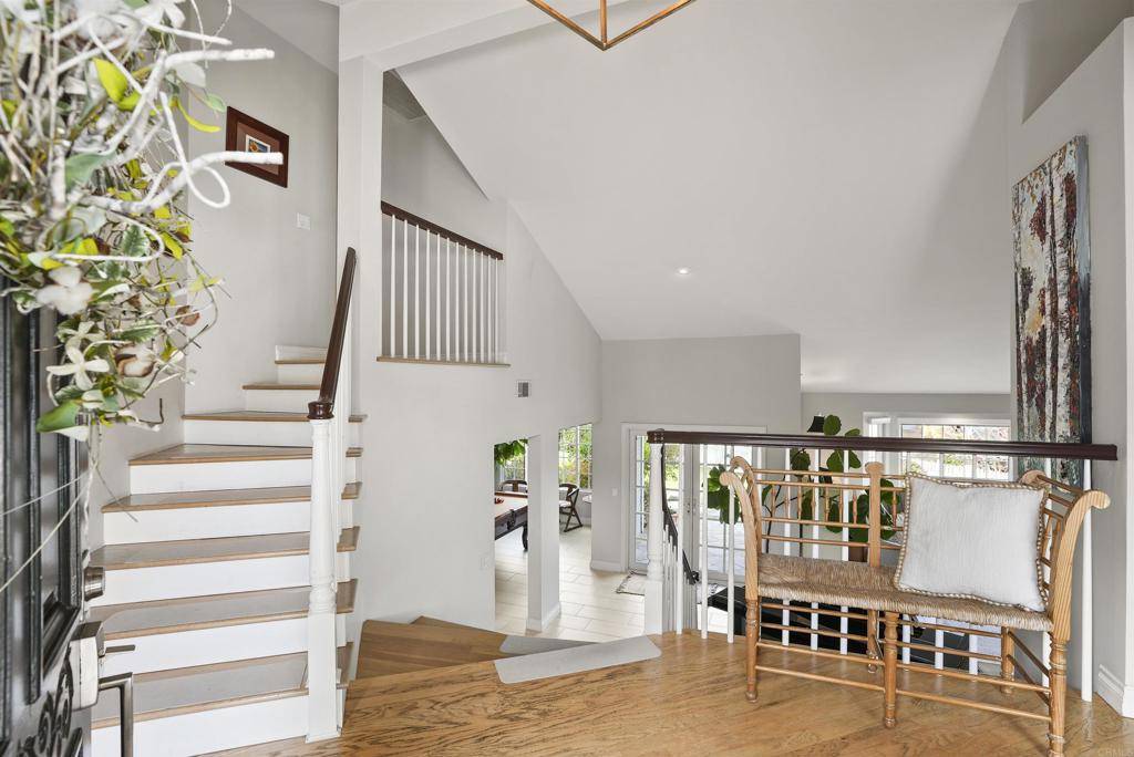 Carlsbad, CA 92009,2507 Luciernaga ST