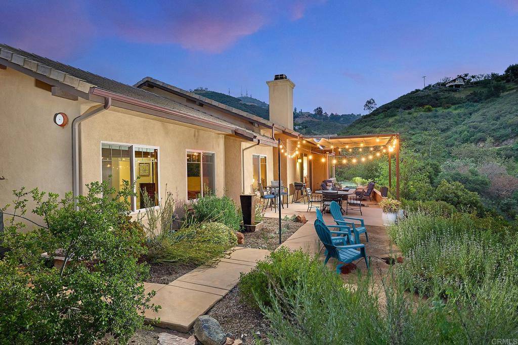 Fallbrook, CA 92028,2021 Willow Glen Road