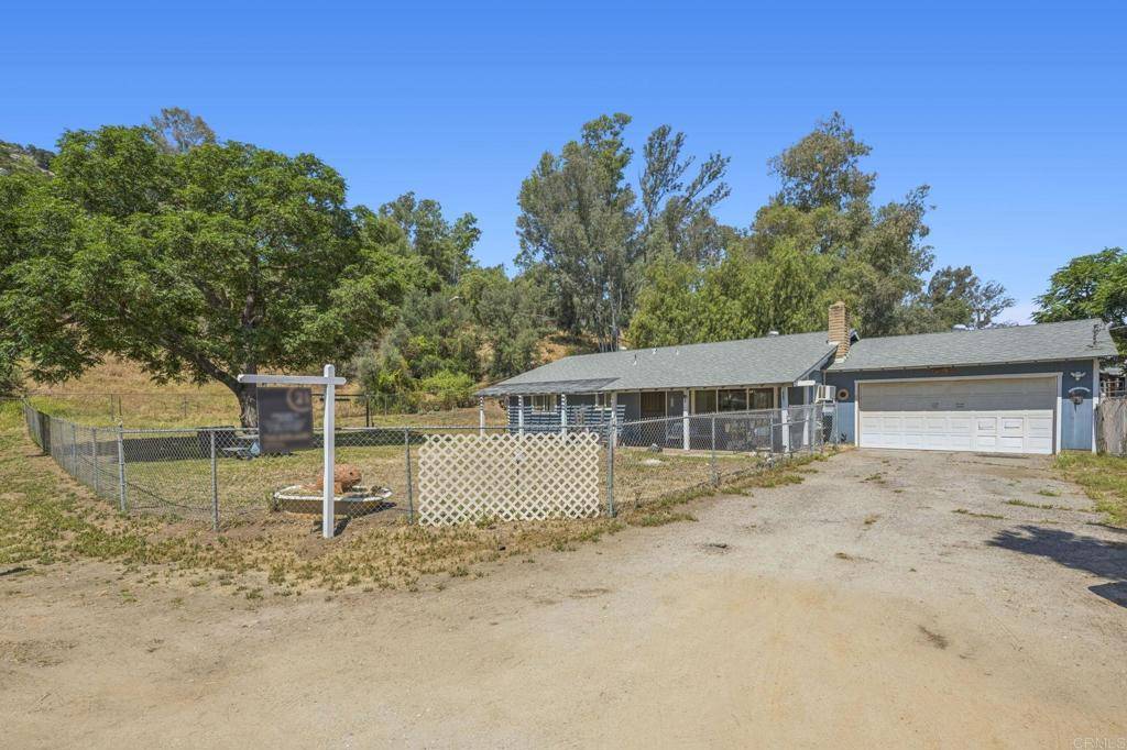 Lakeside, CA 92040,10684 Oak Creek