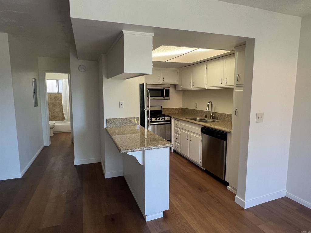 San Diego, CA 92111,7555 Linda Vista #31