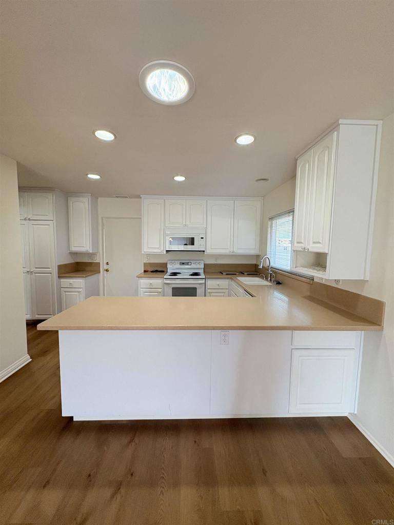 San Marcos, CA 92078,1271 Discovery St
