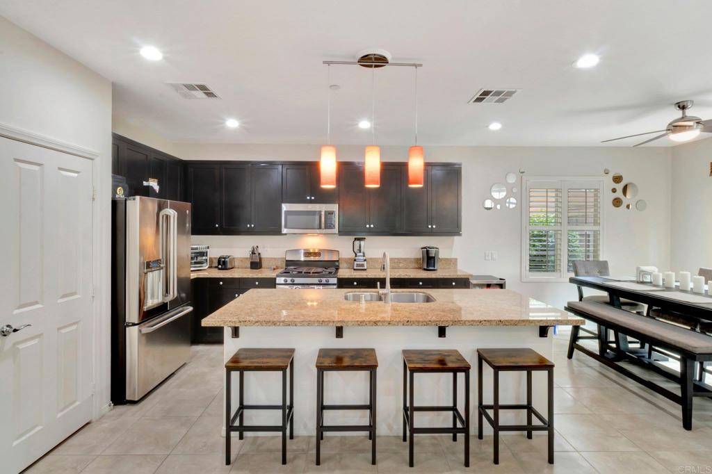Vista, CA 92084,2017 Madrone LN