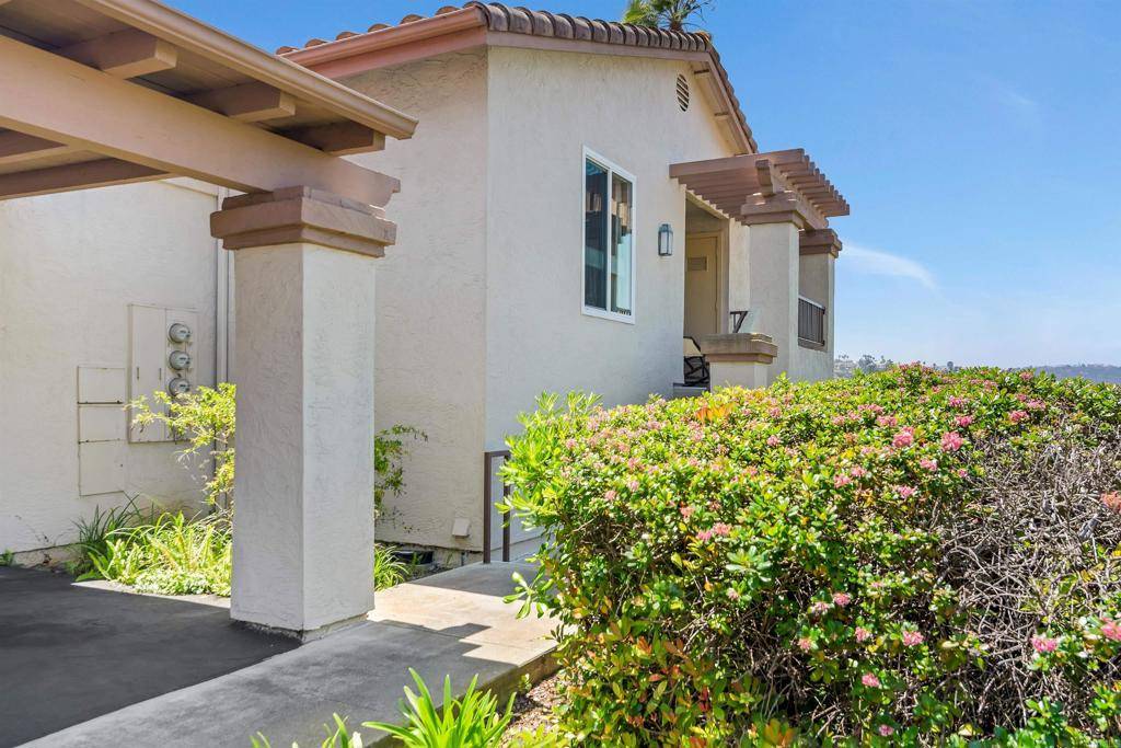 Carlsbad, CA 92009,7488 Altiva Pl