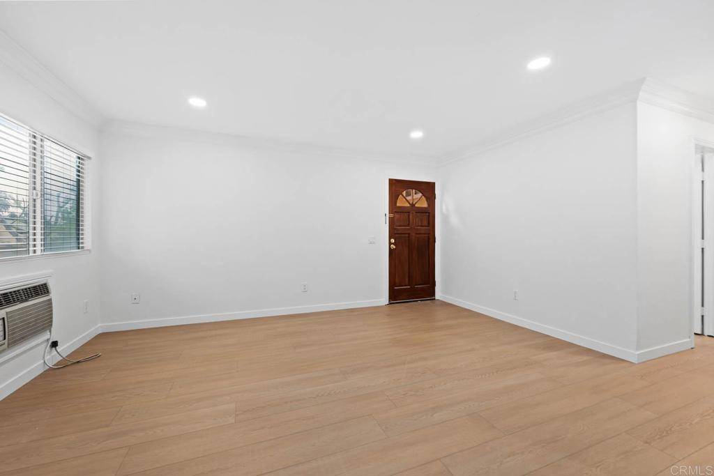 El Cajon, CA 92020,855 E Lexington Ave #4