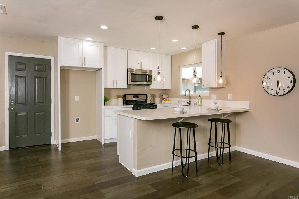 Oceanside, CA 92057,5116 Leon Street