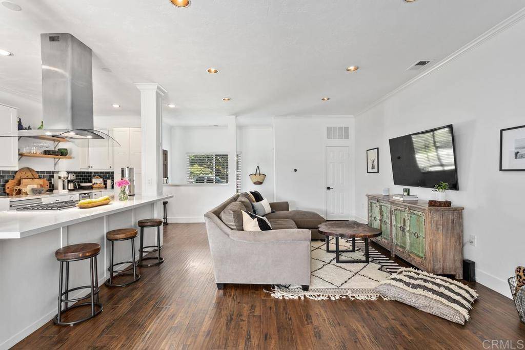 Carlsbad, CA 92009,2203 Levante ST