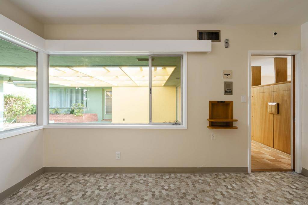 San Diego, CA 92103,1333 W Walnut AVE