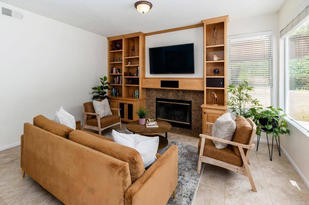 San Diego, CA 92129,9521 Oviedo ST