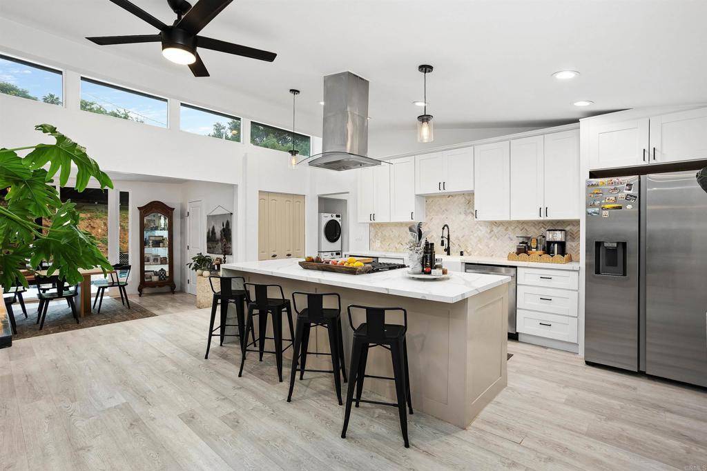 Escondido, CA 92026,159 La Lomita Drive