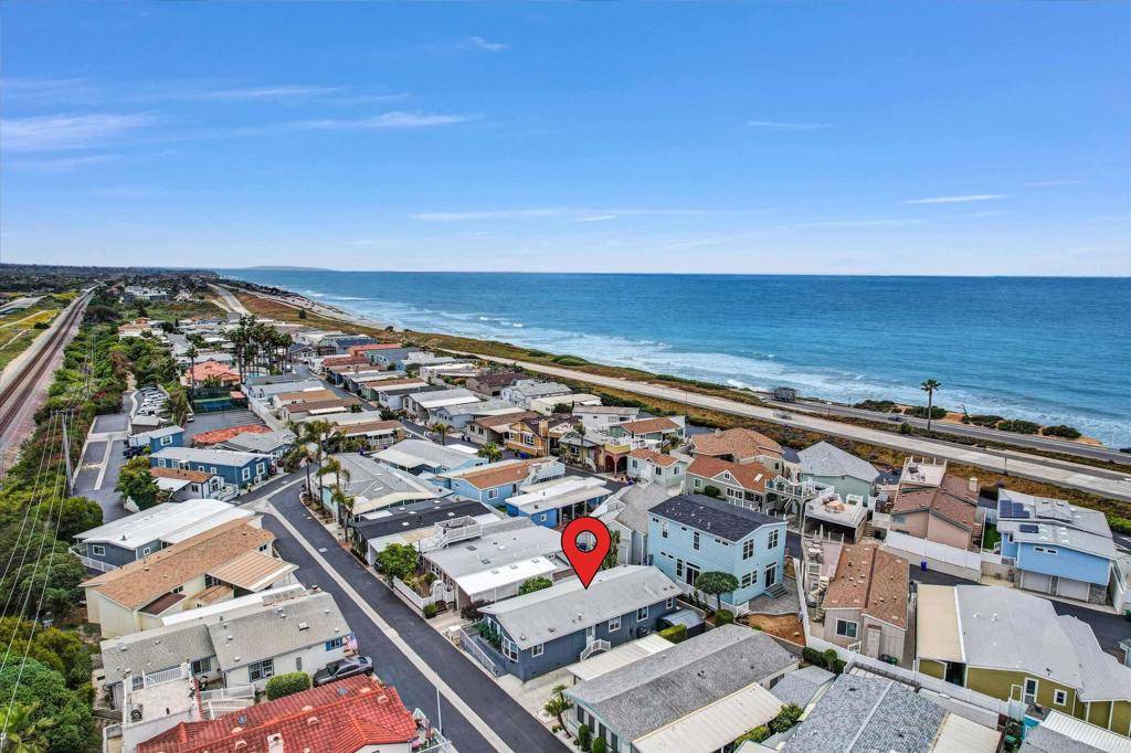 Carlsbad, CA 92011,6503 Friendly PL #17