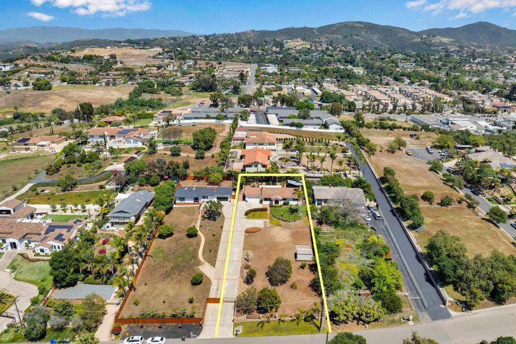 Vista, CA 92084,2185 Hawley DR