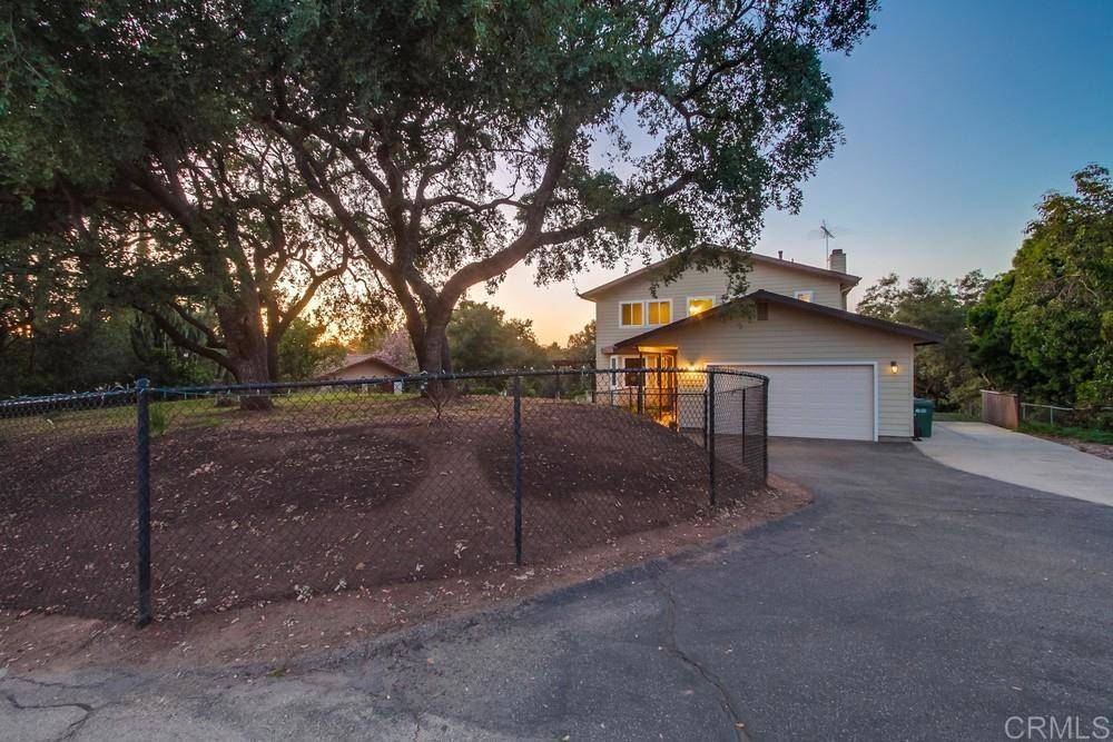 Escondido, CA 92026,10452 Burned Oak LN