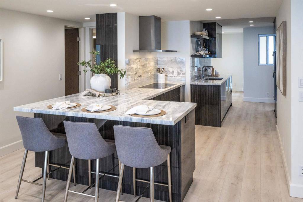 San Diego, CA 92037,939 Coast Blvd #12B