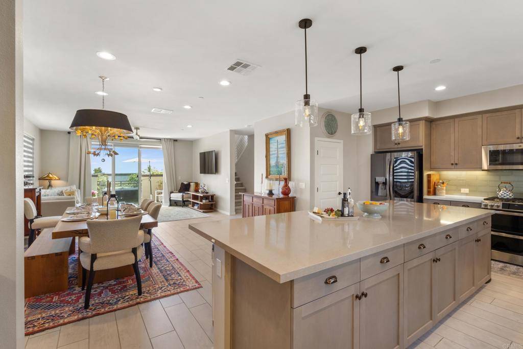 Carlsbad, CA 92009,6132 Colt Place #101