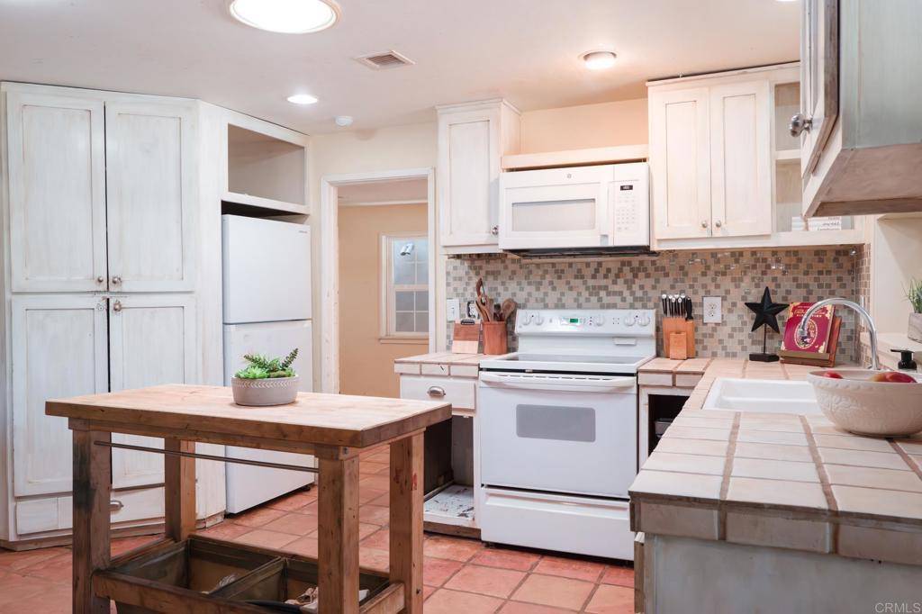 Valley Center, CA 92082,13965 Woods Valley Road