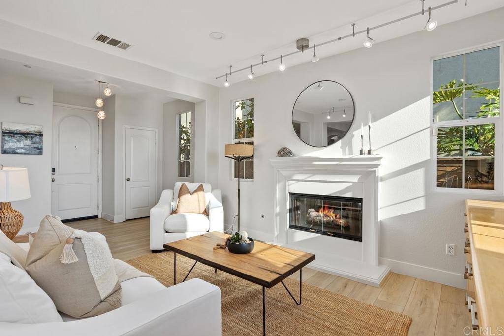 Carlsbad, CA 92009,2386 Lapis RD