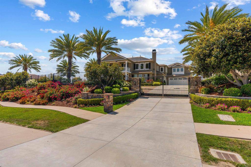 Carlsbad, CA 92009,2574 Muirfields DR