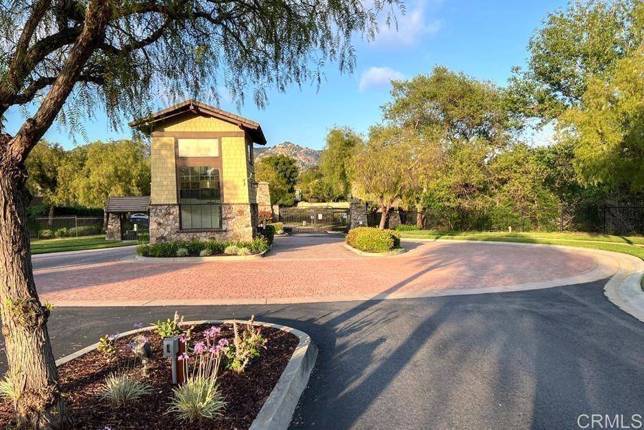Escondido, CA 92026,2533 Royal Troon Glen