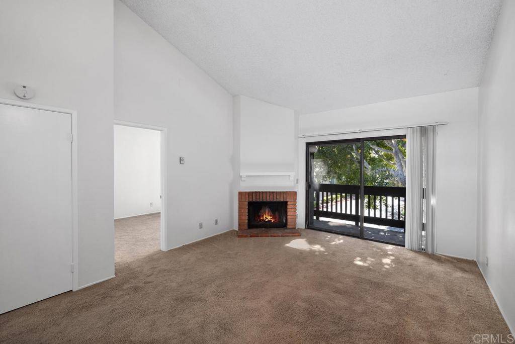 La Jolla, CA 92037,8350 Via Sonoma #F