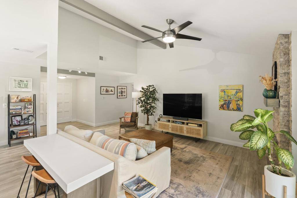Solana Beach, CA 92075,708 Santa Florencia