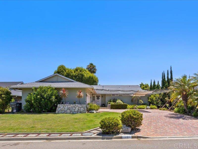 San Marcos, CA 92078,1051 La Reina
