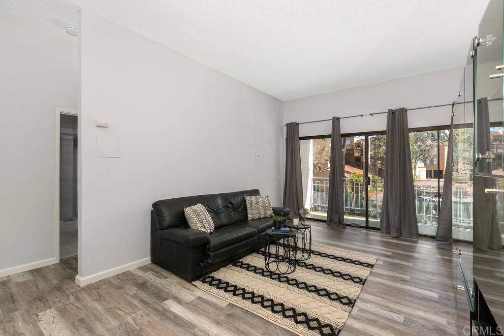 San Diego, CA 92122,8328 Regents RD #1K