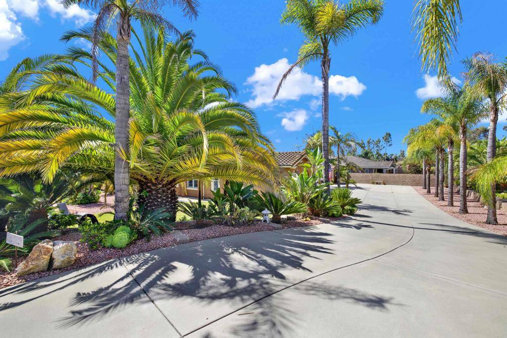 Escondido, CA 92025,907 Rockwell Springs CT