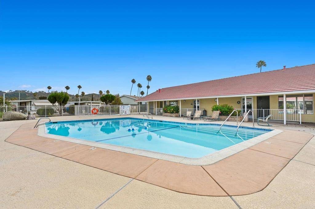 Escondido, CA 92027,2280 E Valley Pkwy #84