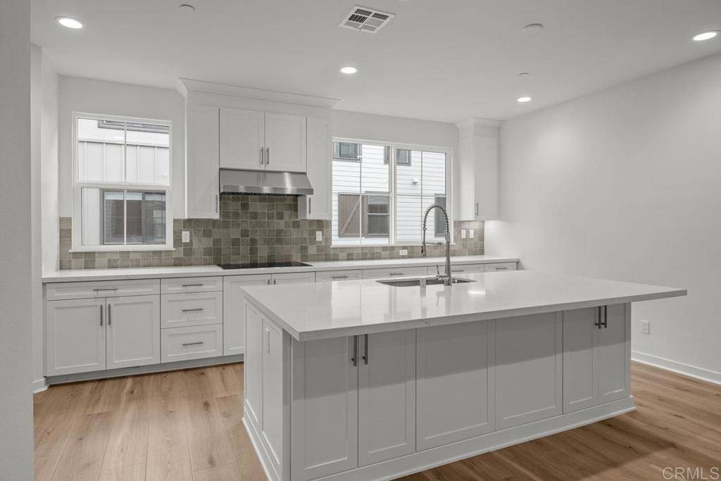 Carlsbad, CA 92008,2545 Broom LN