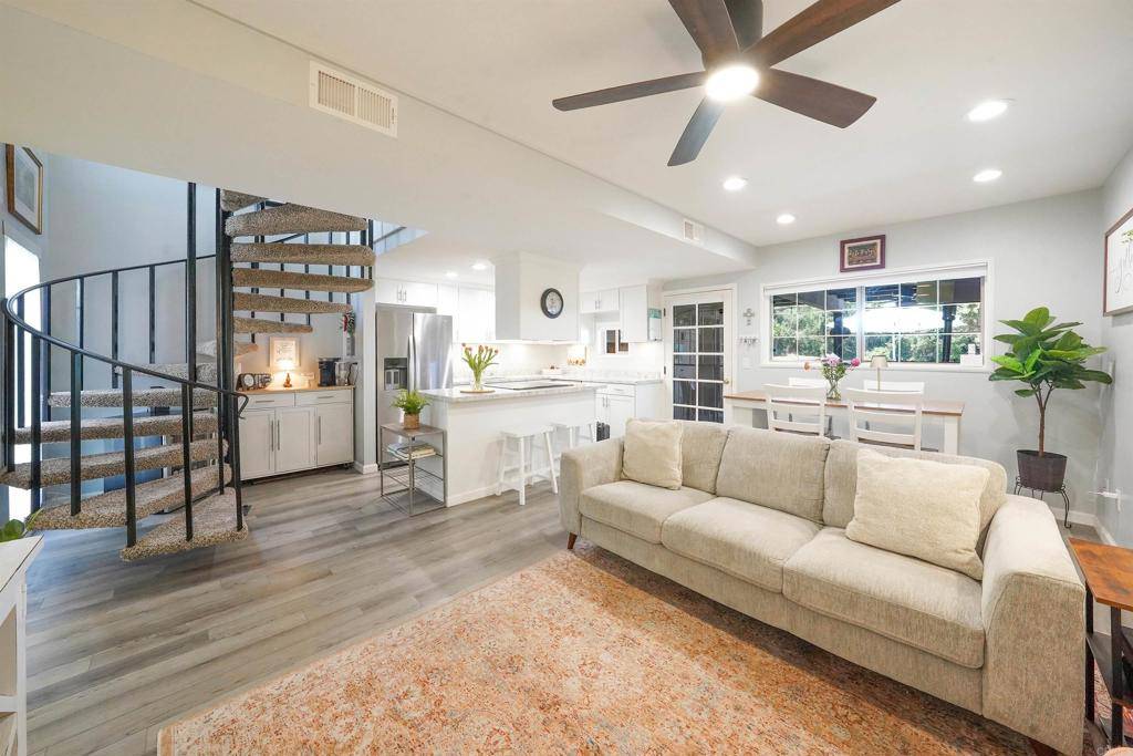 Ramona, CA 92065,23663 Country Villa Rd