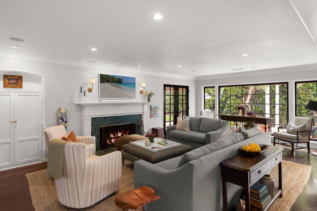 La Jolla, CA 92037,315 Mira Monte