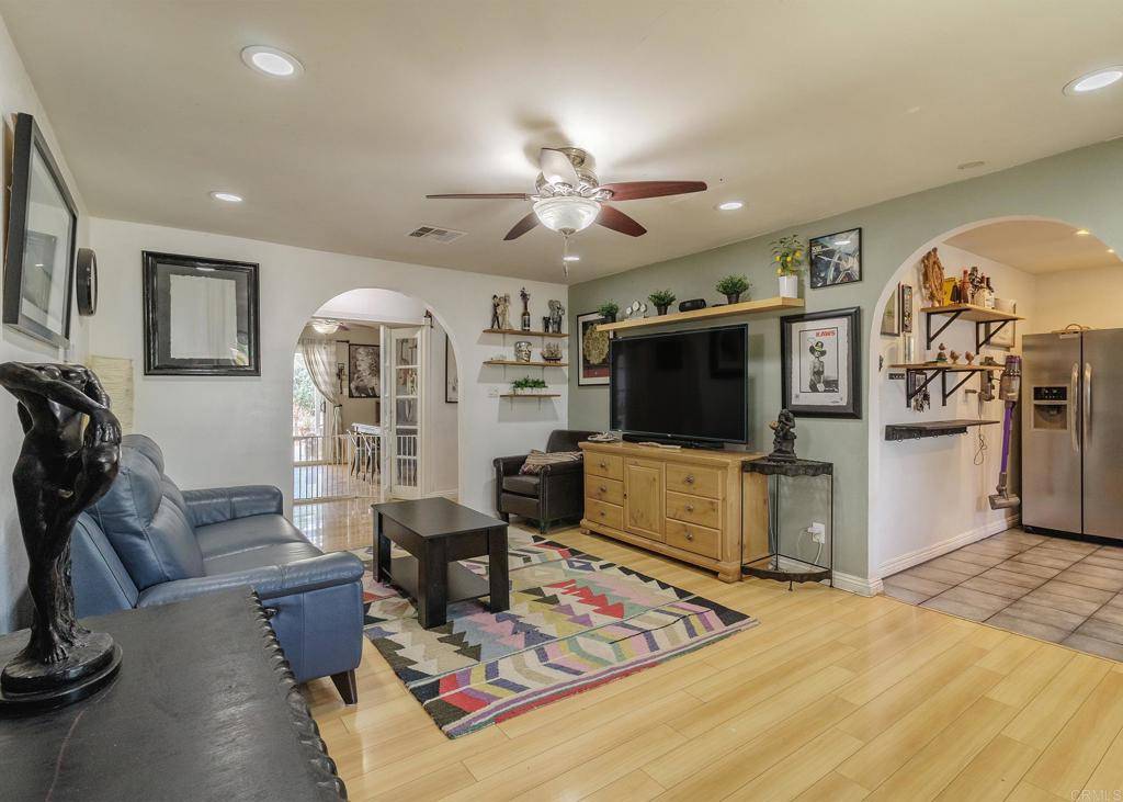 Santa Ana, CA 92703,823 N Towner