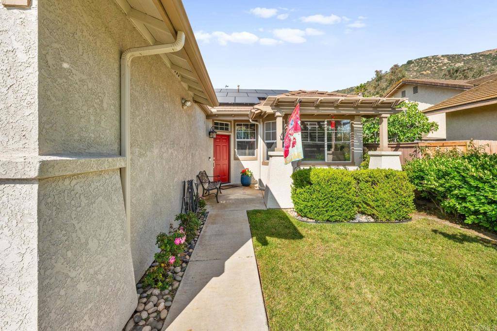 Fallbrook, CA 92028,3374 Avocado Vista Ln.