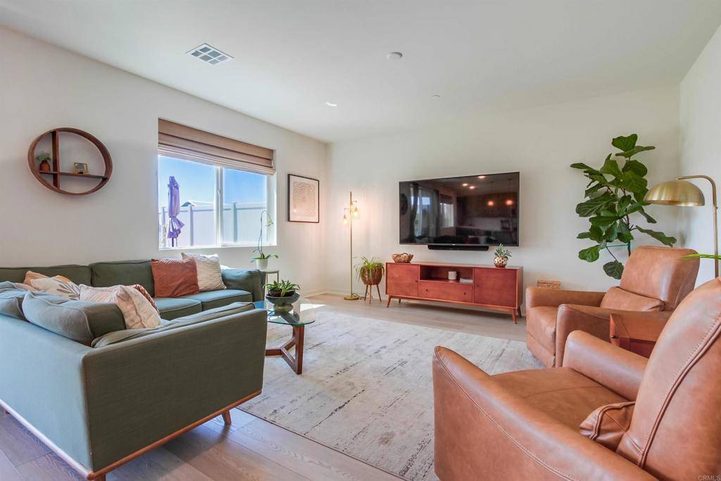 Fallbrook, CA 92028,35140 Bergamot