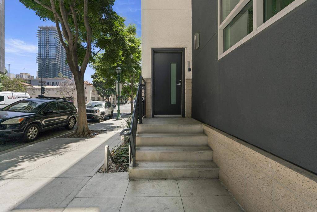 San Diego, CA 92101,425 W Beech ST #227