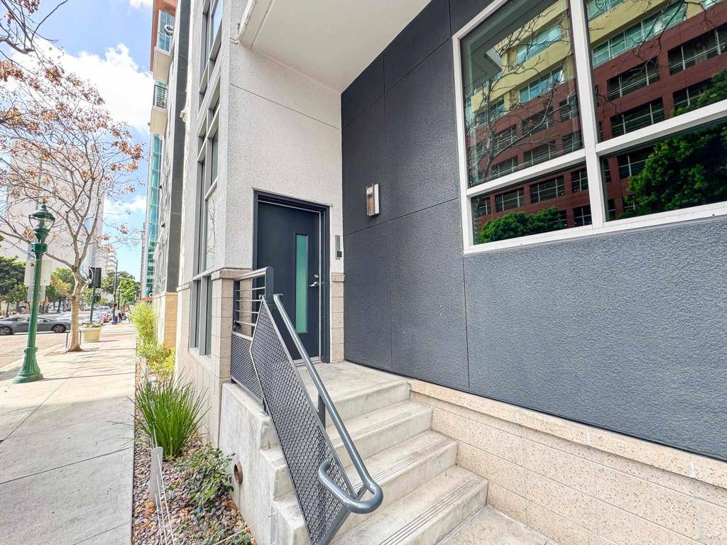 San Diego, CA 92101,425 W Beech ST #227