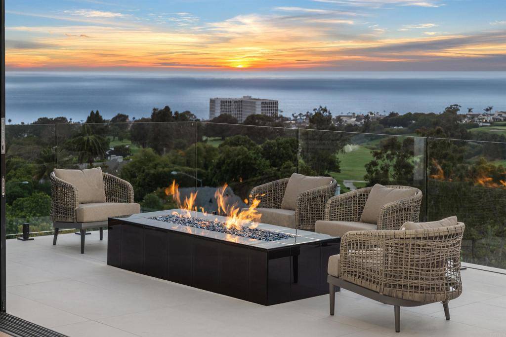 La Jolla, CA 92037,6627 Muirlands Dr