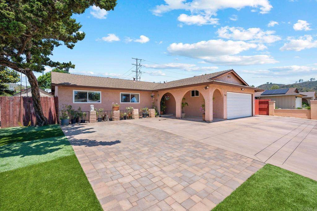 Escondido, CA 92027,2002 Stanley WAY