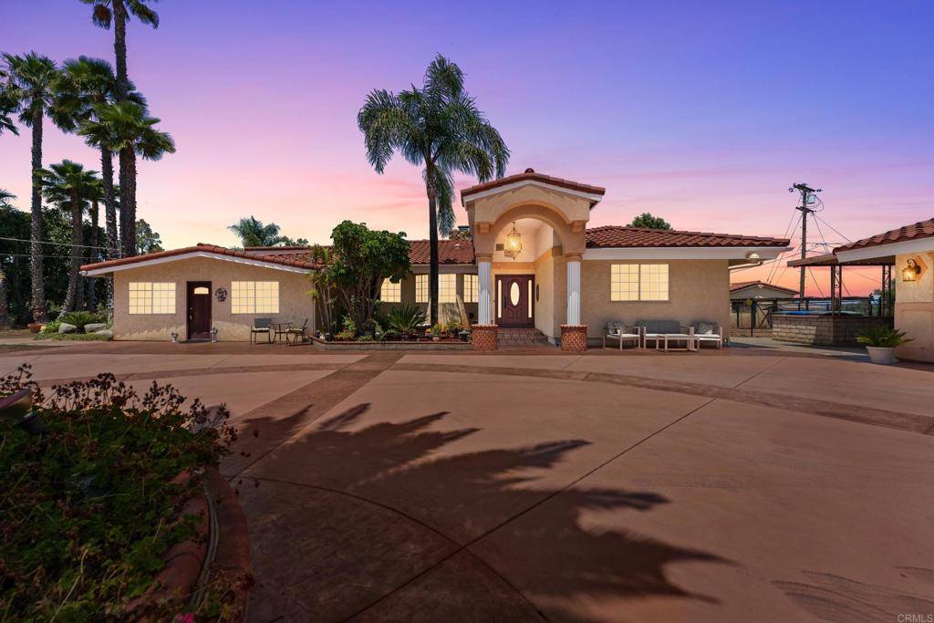 El Cajon, CA 92019,836 Vista Grande RD