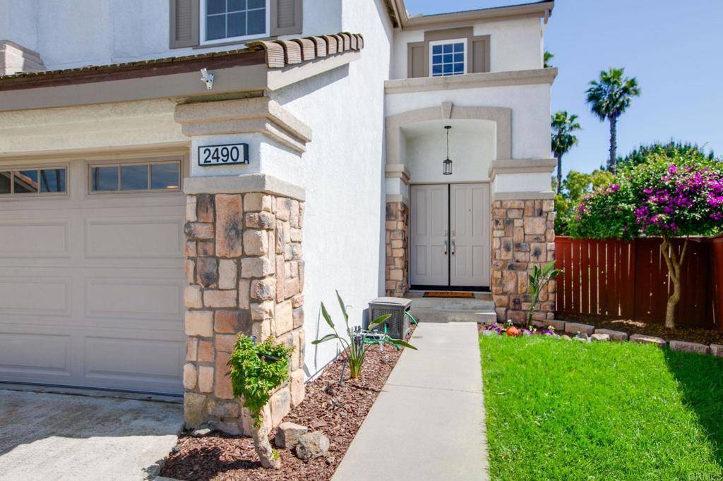 Escondido, CA 92026,2490 Bear Rock Gln