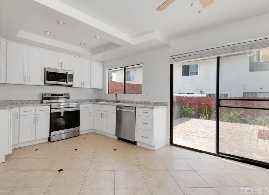 Oceanside, CA 92056,3414 Del Este WAY